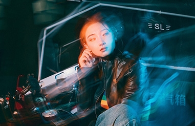 坠入凌晨的霓虹迷梦