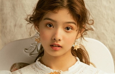 苏菲亚 以少女姿态 封存少女时代